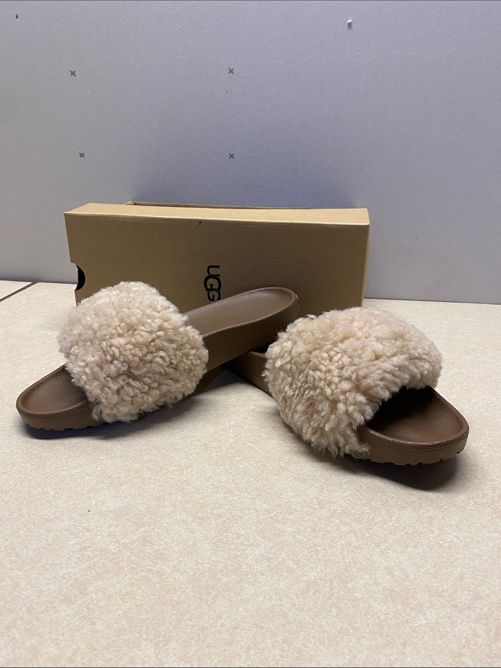 UGG Women’s Slippers – Size 8 – Natural